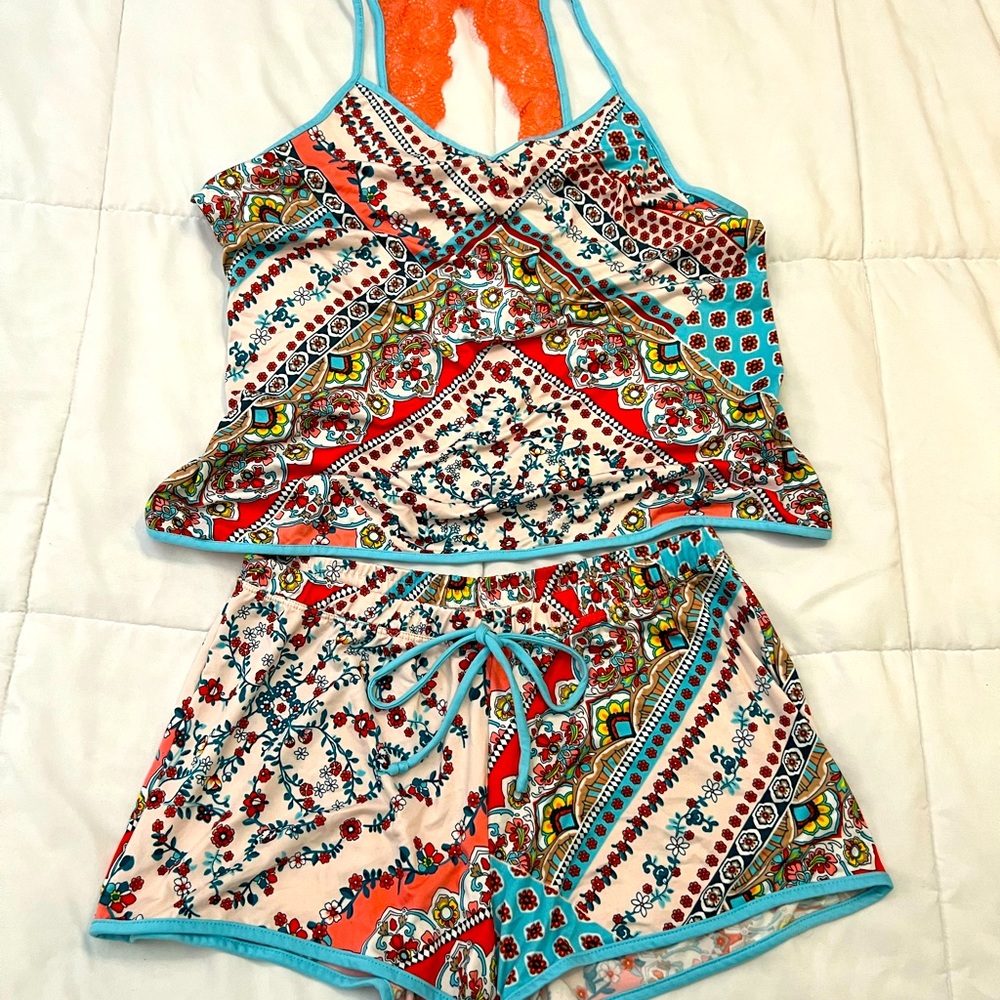 Very nice pajama set, very soft and comfortable.